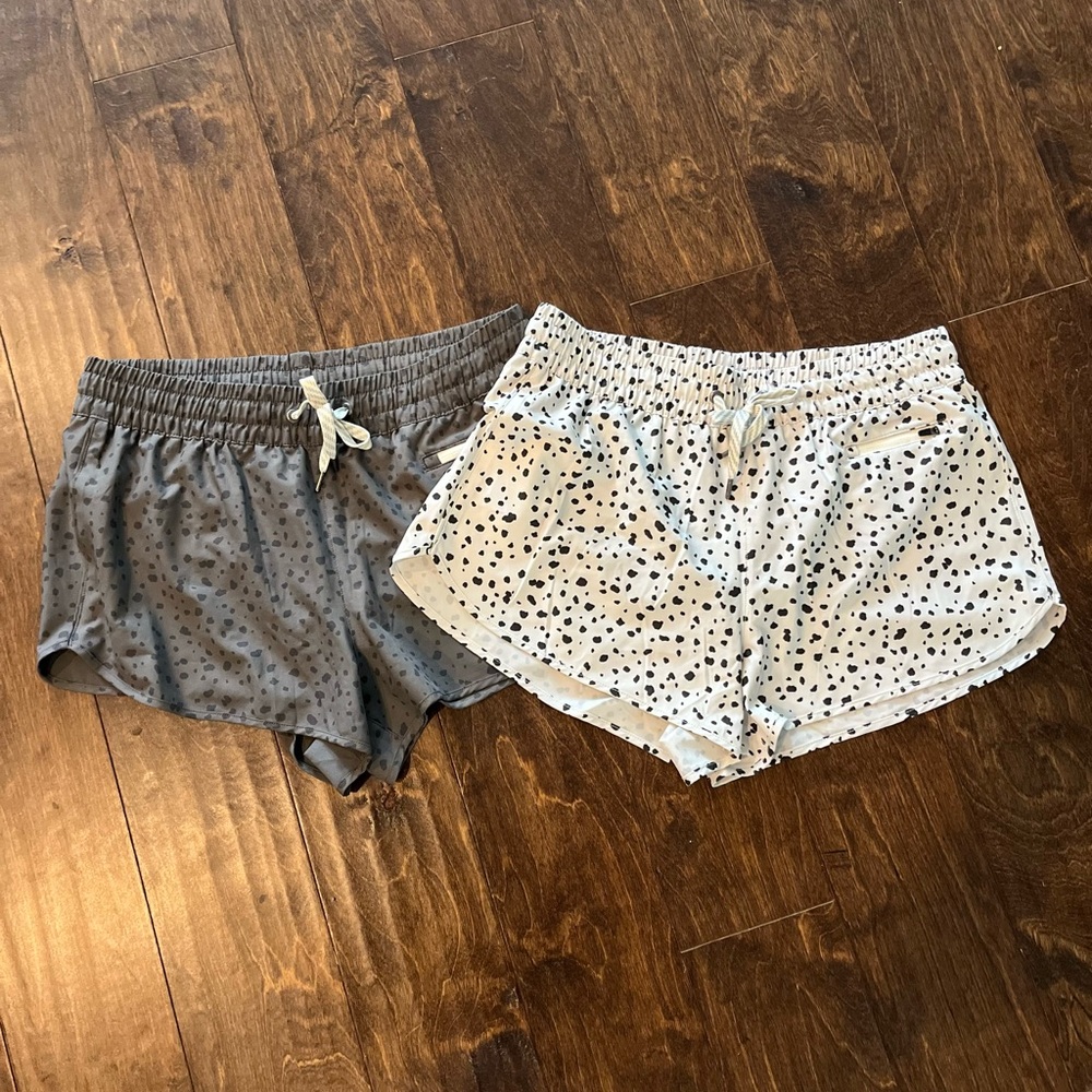 Vuori Gray and White Polka Dot Shorts size M